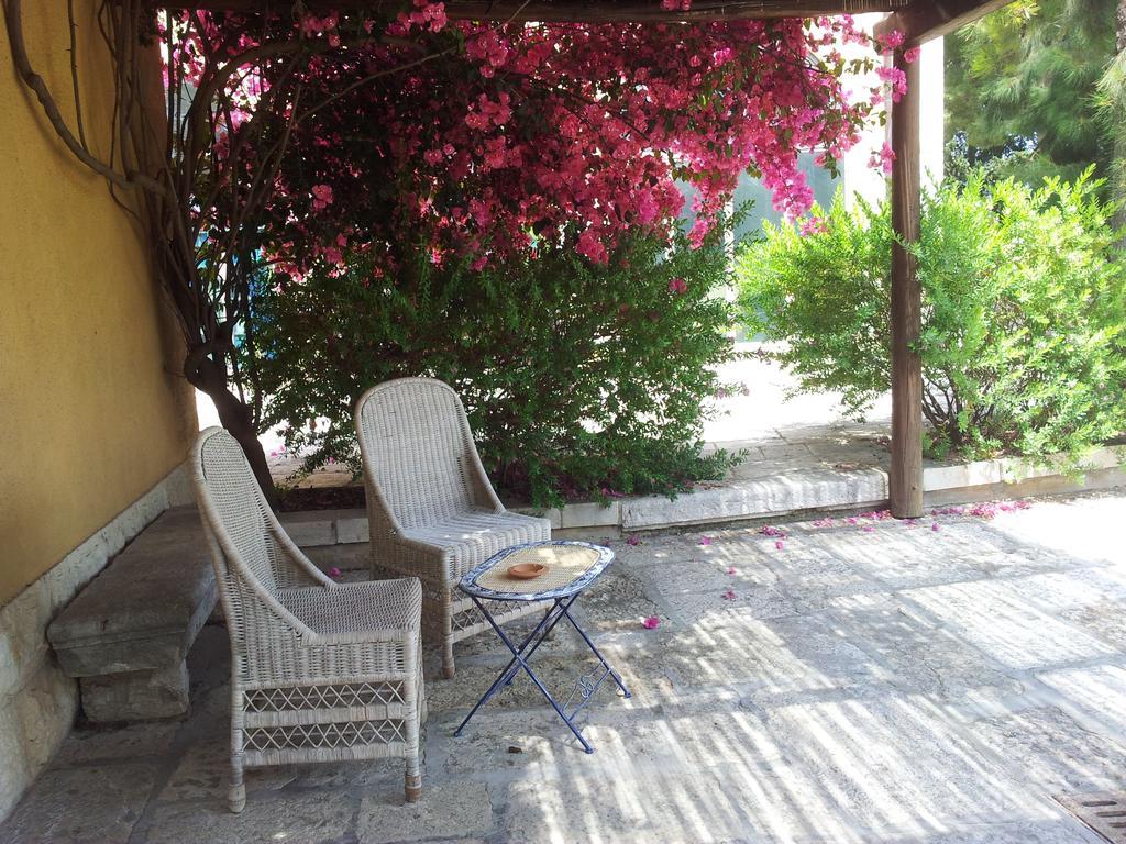 Villa Carcano Trani Bilik gambar