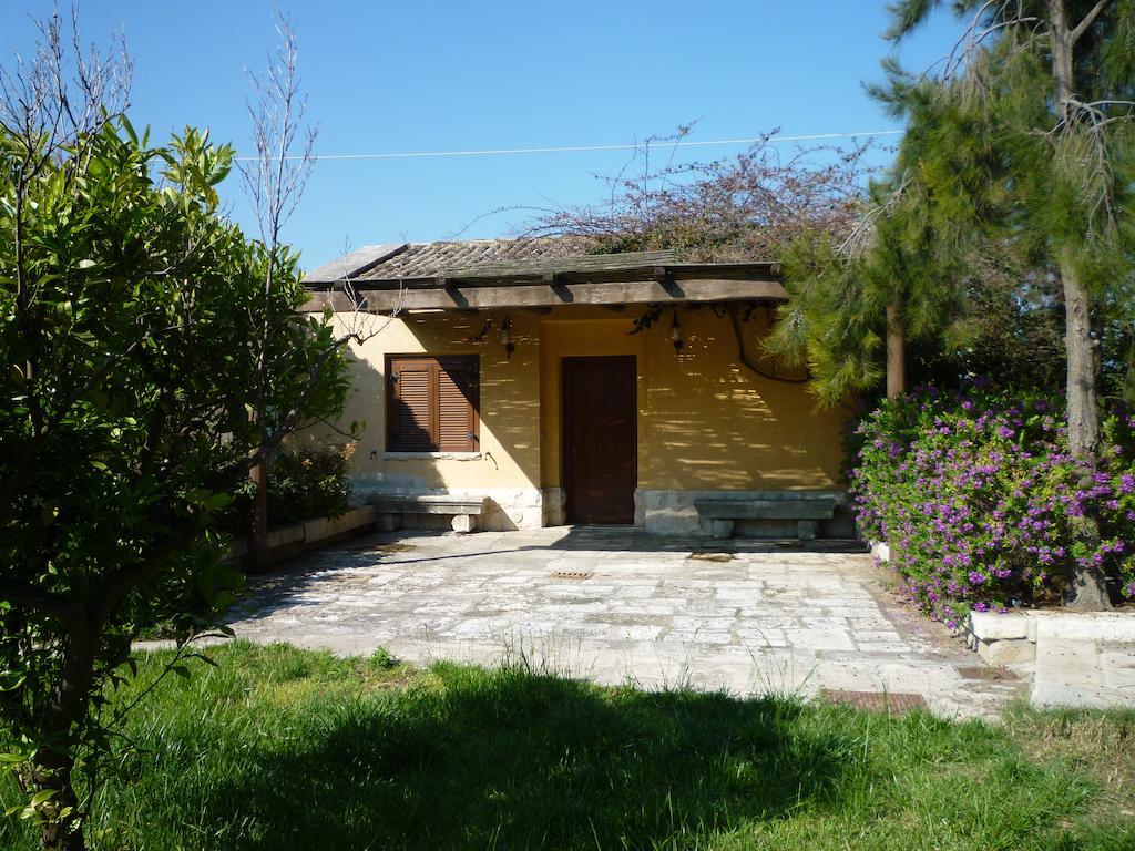 Villa Carcano Trani Bilik gambar
