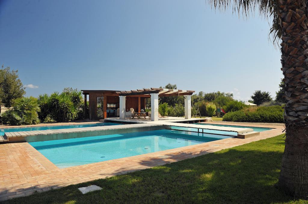 Villa Carcano Trani Luaran gambar